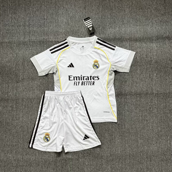 Kit maillot & short enfant Réal Madrid 25-26