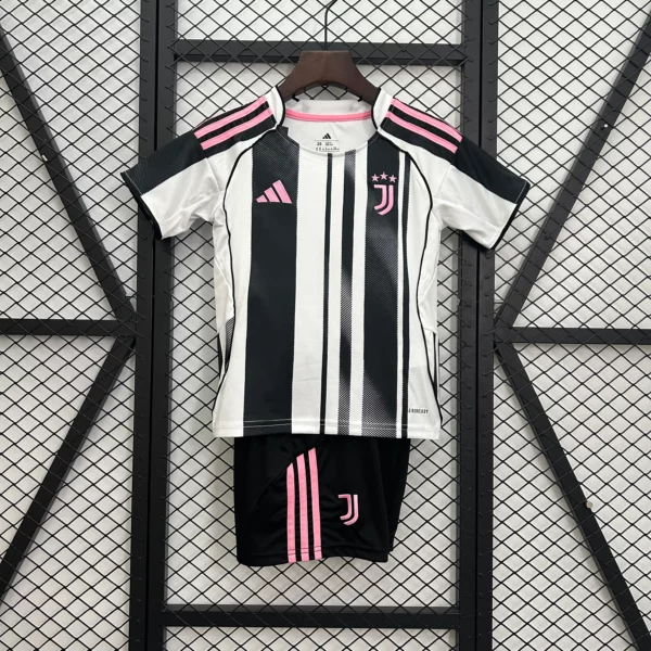 Maillot domicile Juventus (enfants, short inclus) 25-26