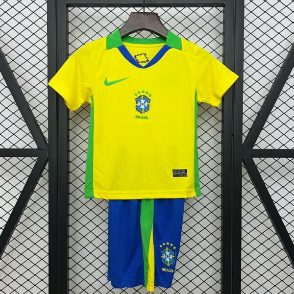 Maillot domicile Bresil (enfants, short inclus) 25-26