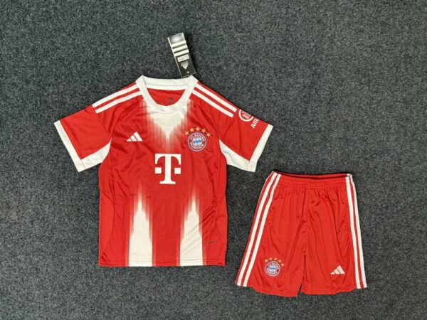 Maillot Bayern de Munich  (enfants, short inclus) 25-26