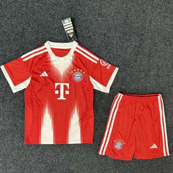 Maillot Bayern de Munich  (enfants, short inclus) 25-26